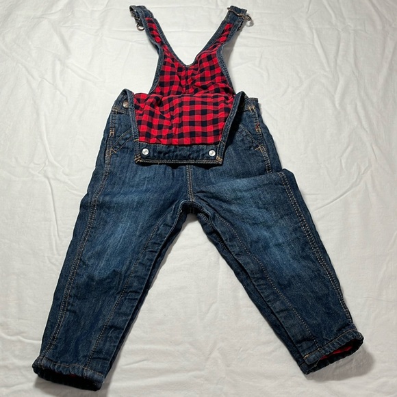 12M heart pocket Oshkosh overalls - Picture 2 of 6